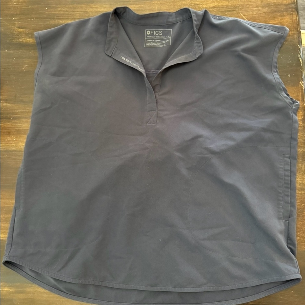 Women’s Figs Rafaela Scrub top - Color is Dark Harbor